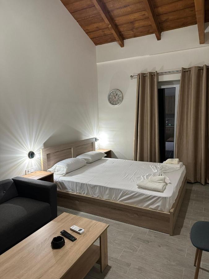 Lithino Rooms 卡拉马塔 外观 照片