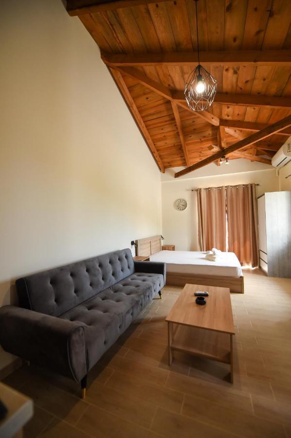Lithino Rooms 卡拉马塔 外观 照片