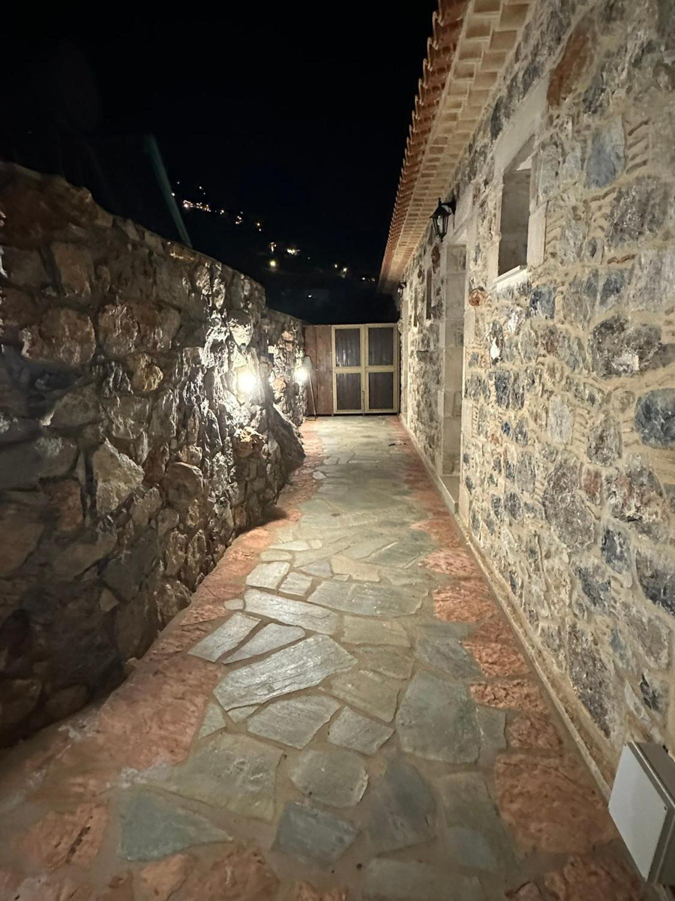 Lithino Rooms 卡拉马塔 外观 照片