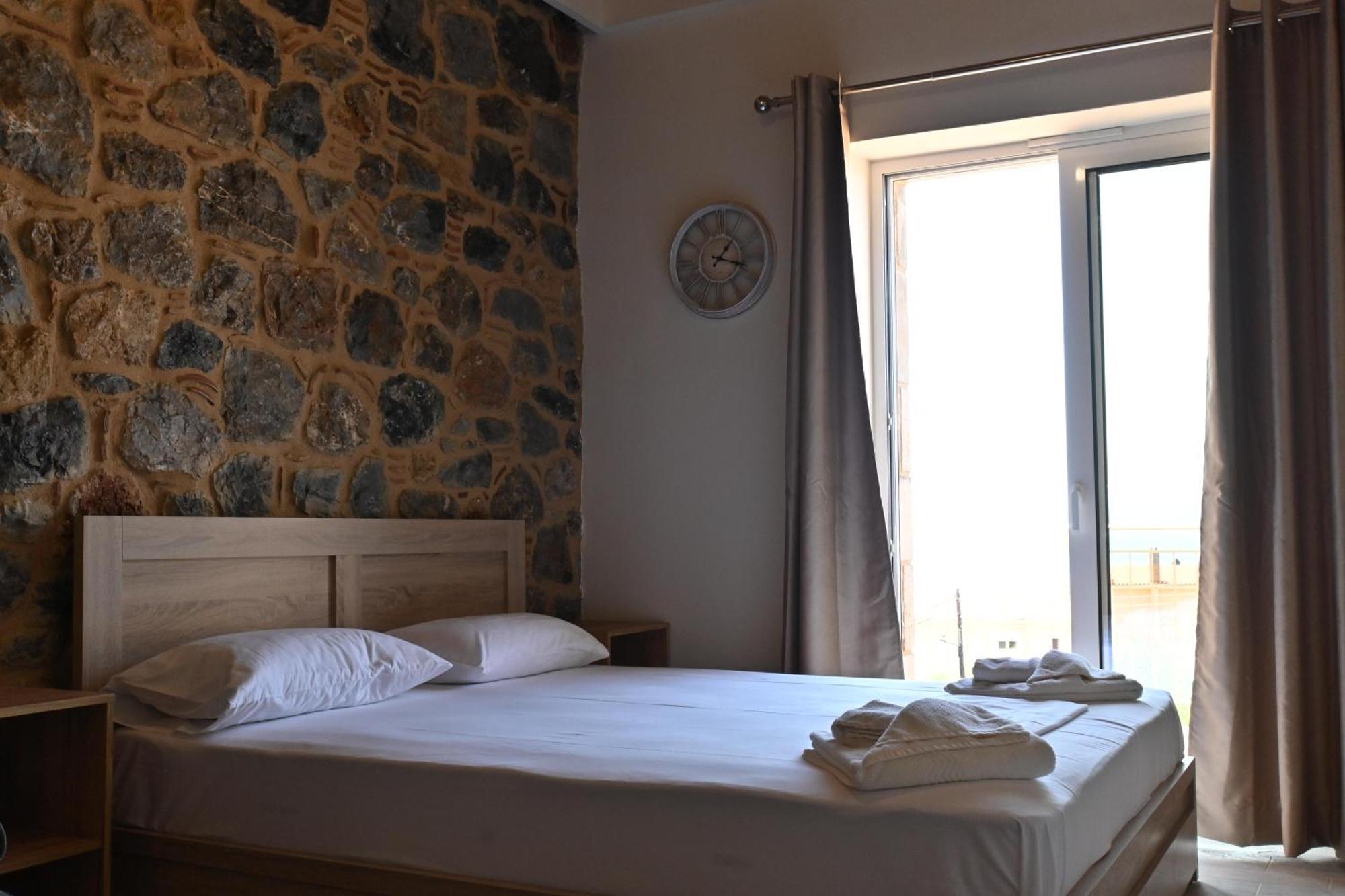 Lithino Rooms 卡拉马塔 外观 照片