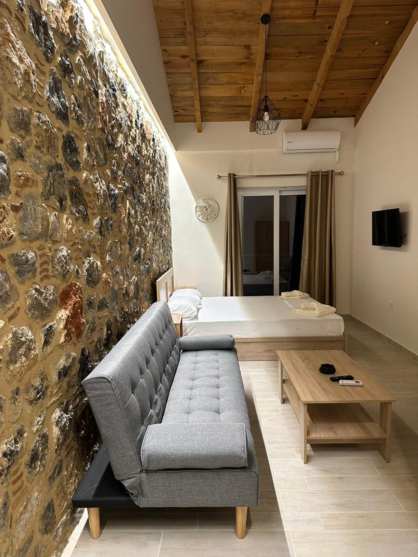 Lithino Rooms 卡拉马塔 外观 照片